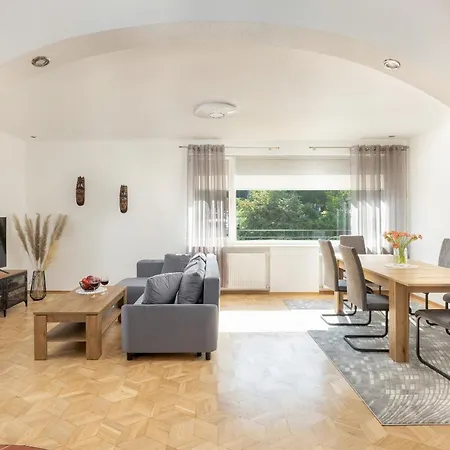 Bright & Spacious Family In With Parking And 3 Balconies By Renters Miedzyzdroje