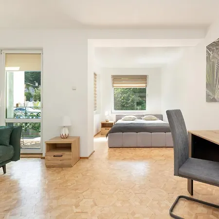 Bright & Spacious Family In With Parking And 3 Balconies By Renters Miedzyzdroje