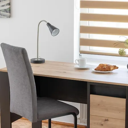 Apartamento Bright & Spacious Family In With Parking And 3 Balconies By Renters *