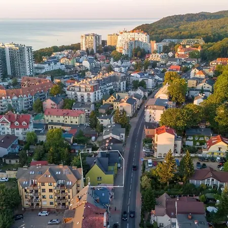 Bright & Spacious Family In With Parking And 3 Balconies By Renters Apartamento