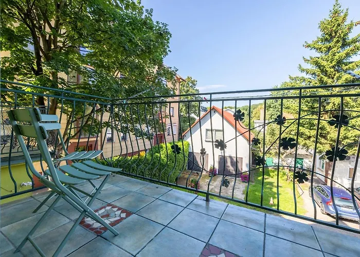 Bright & Spacious Family In With Parking And 3 Balconies By Renters * ミエンジズドロイェ