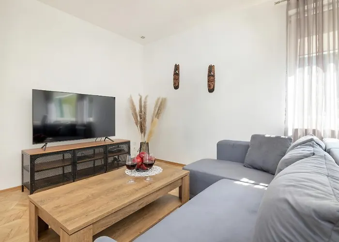 Bright & Spacious Family In With Parking And 3 Balconies By Renters アパート *