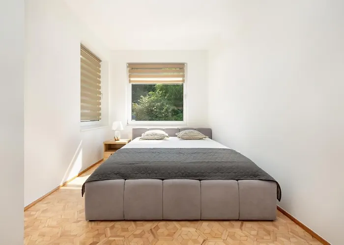 アパート Bright & Spacious Family In With Parking And 3 Balconies By Renters ミエンジズドロイェ