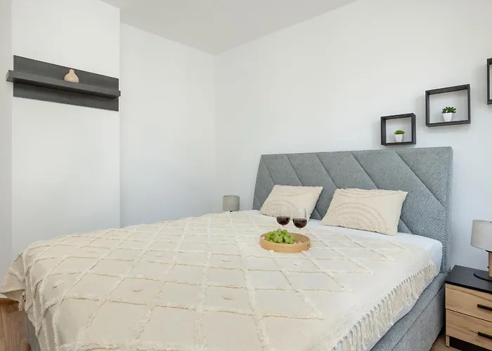 アパート Bright & Spacious Family In With Parking And 3 Balconies By Renters *