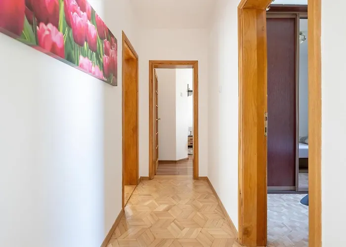 アパート Bright & Spacious Family In With Parking And 3 Balconies By Renters ミエンジズドロイェ