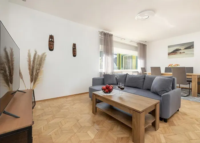 アパート Bright & Spacious Family In With Parking And 3 Balconies By Renters *