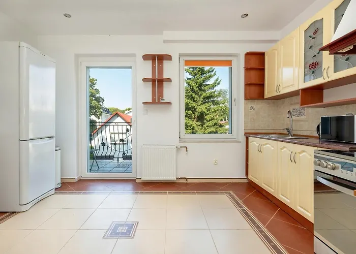 Bright & Spacious Family In With Parking And 3 Balconies By Renters アパート ミエンジズドロイェ