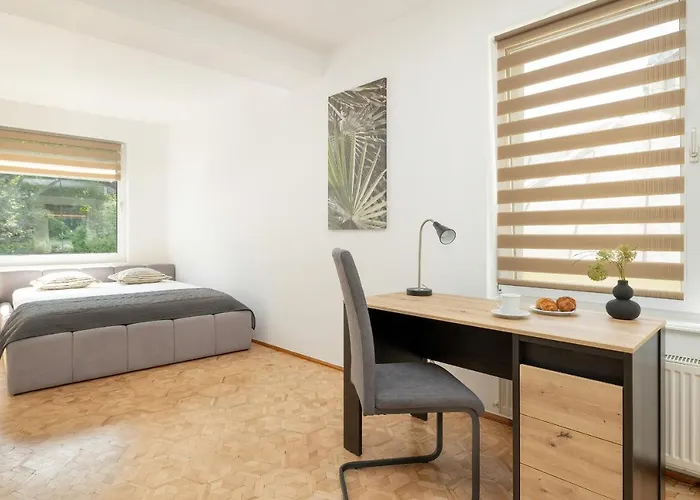 Bright & Spacious Family In With Parking And 3 Balconies By Renters アパート *