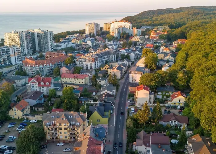 Bright & Spacious Family In With Parking And 3 Balconies By Renters アパート